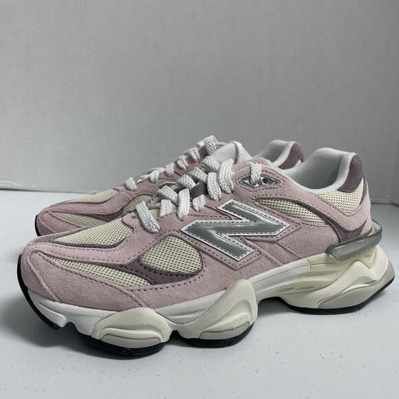 New Balance 9060 Rose Sugar Ice Wine U9060LBC Size 6 Men Size 7.5 Women Pink